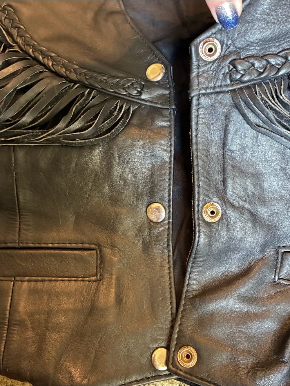 Women’s Unik Black Leather Fringe Biker Motorcycle Vest with White Wolf Moon - Picture 9 of 12